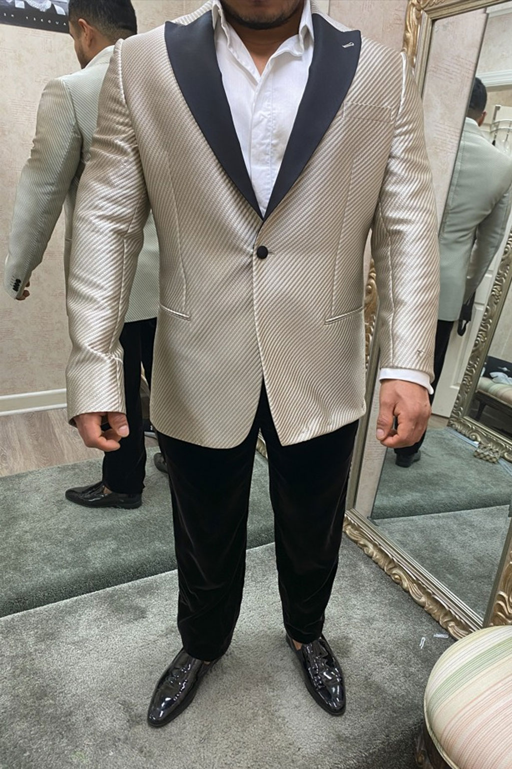 What's Wrong With My Suit? 7 Signs Your Suit Needs Professional Alterations